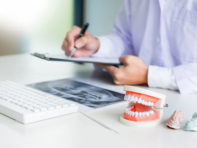 İmplantlarda Komplikasyonlar ve Riskler